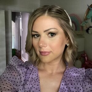 Meet your Posher, Lauren